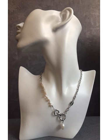 COLLIER EN ACIER COULEUR ARGENT ET PERLE BLANCHE  SHIA