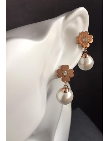 BOUCLES OREILLES  EN ACIER TREFLE ET  PERLE BLANCHE  STACY