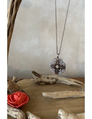 COLLIER EN ACIER INOXYDABLE ROSACE STRASS  MANAHE